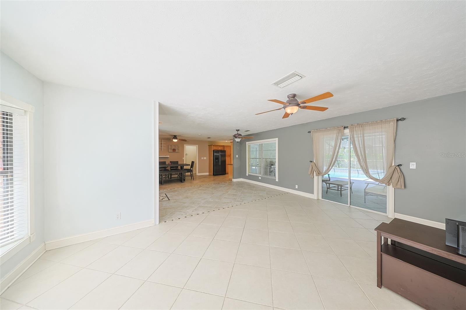 FOUR WINDS ESTATES - Residential