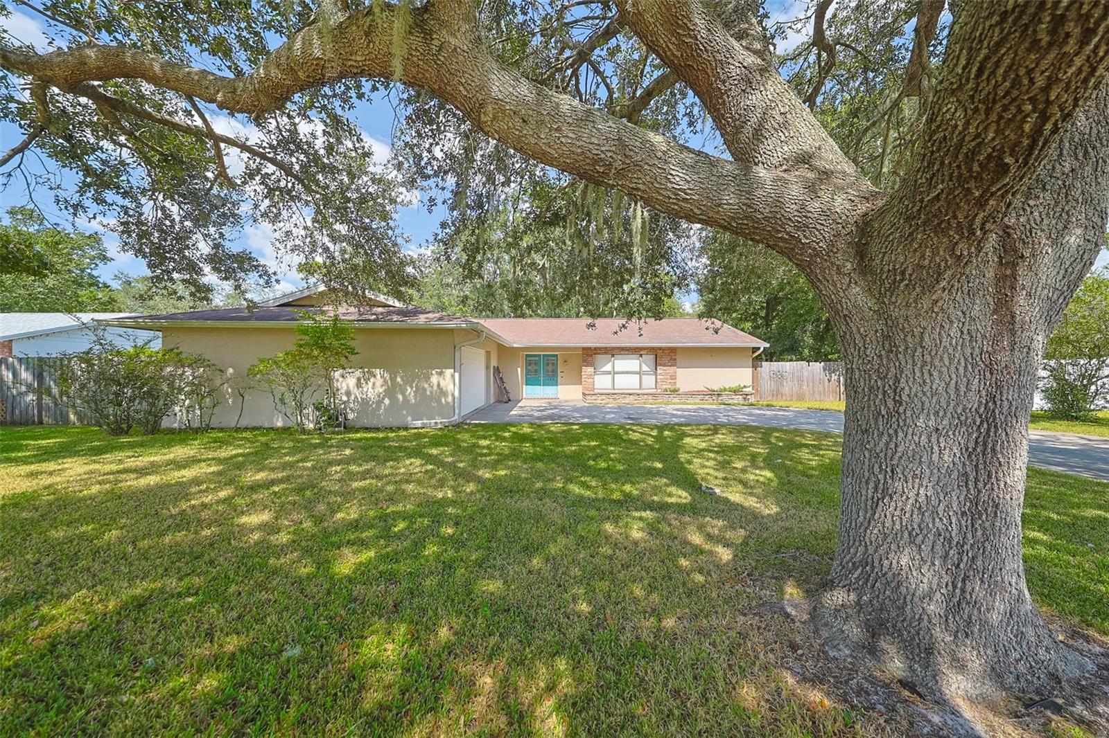 FOUR WINDS ESTATES - Residential