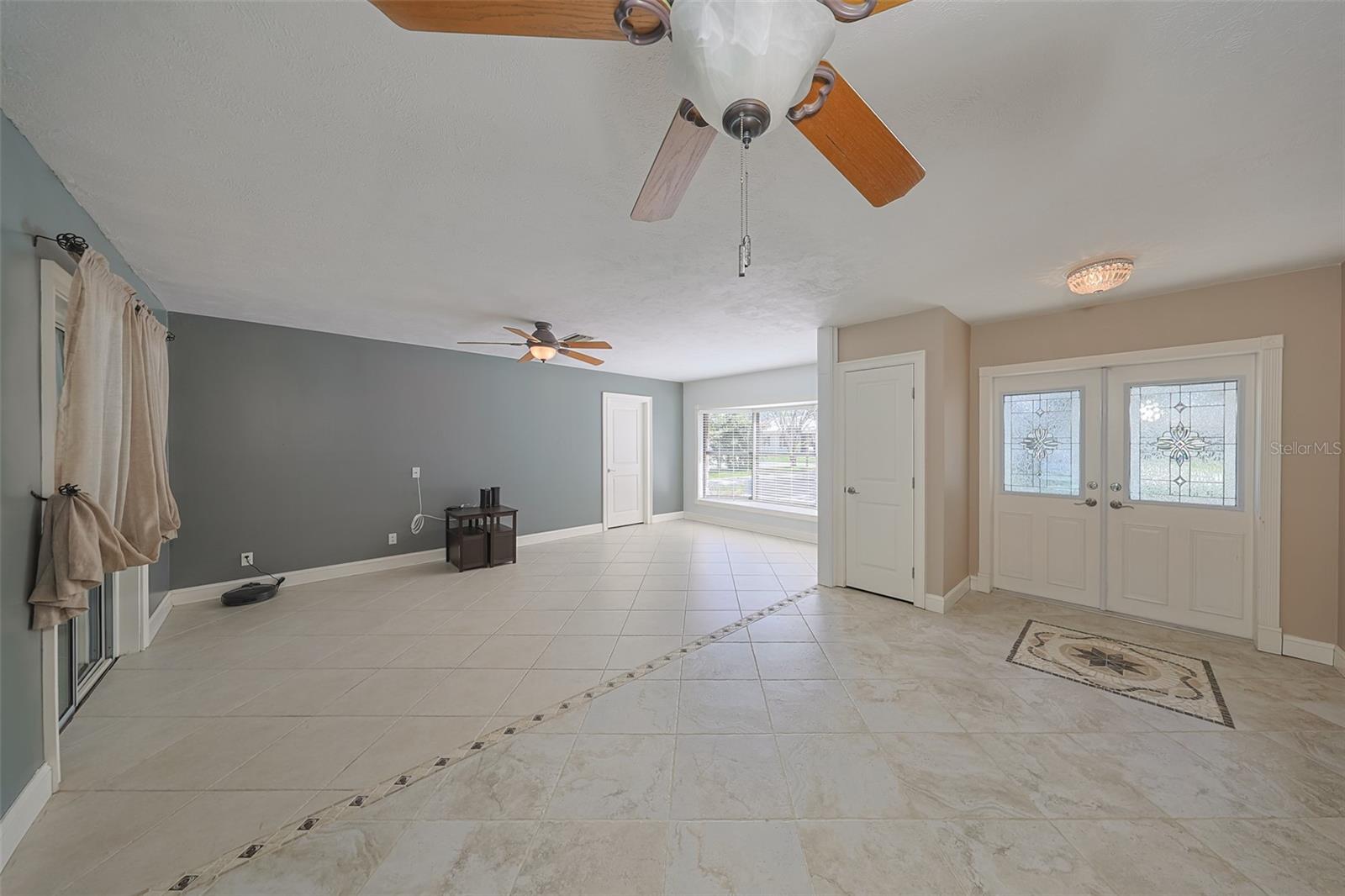 FOUR WINDS ESTATES - Residential