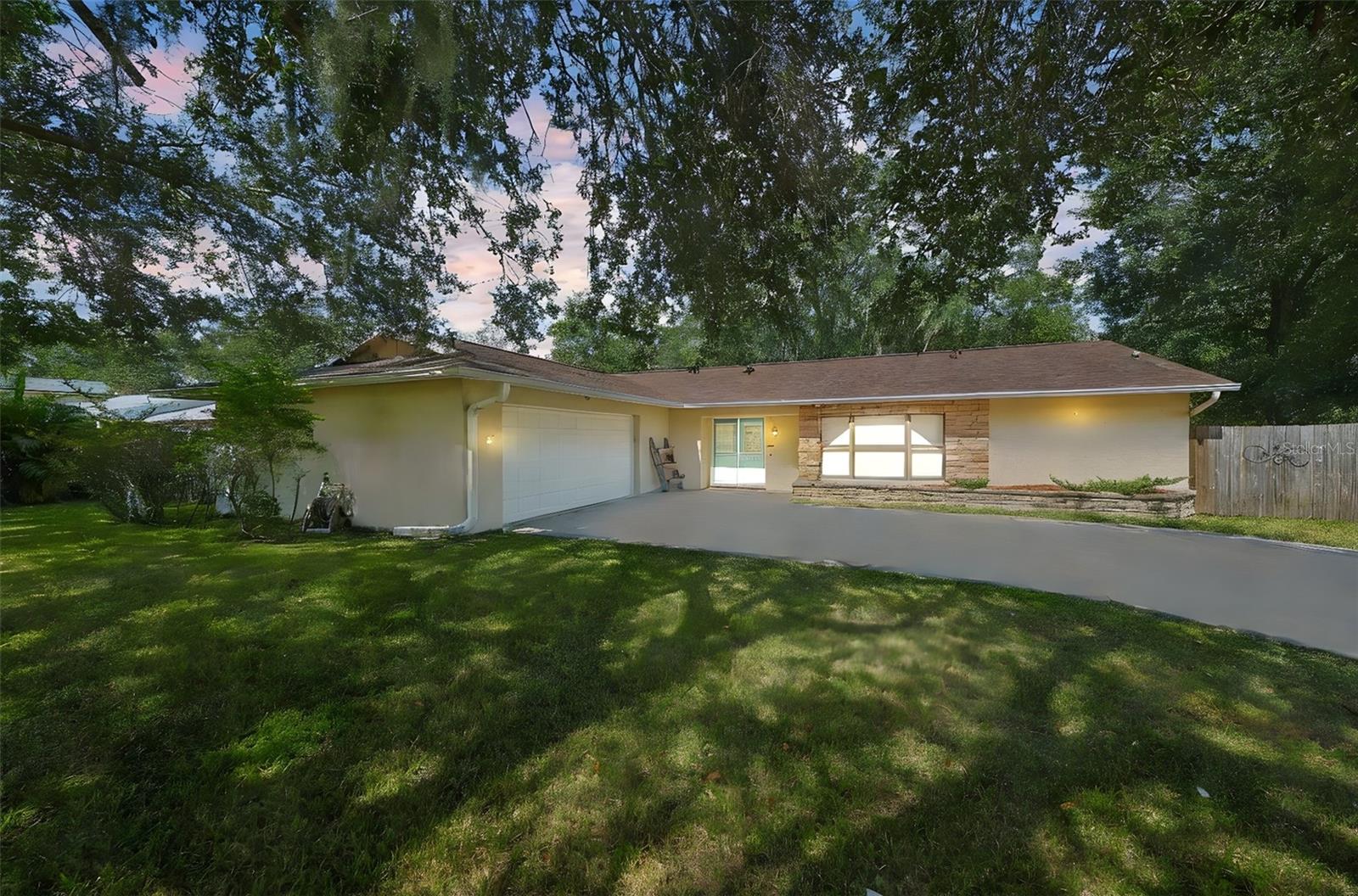 FOUR WINDS ESTATES - Residential