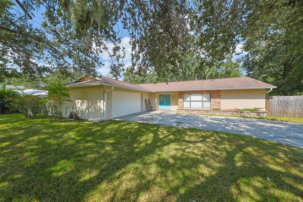 Photo of 103 Windy Circle, Brandon, FL 33511 (MLS # TB8439251)