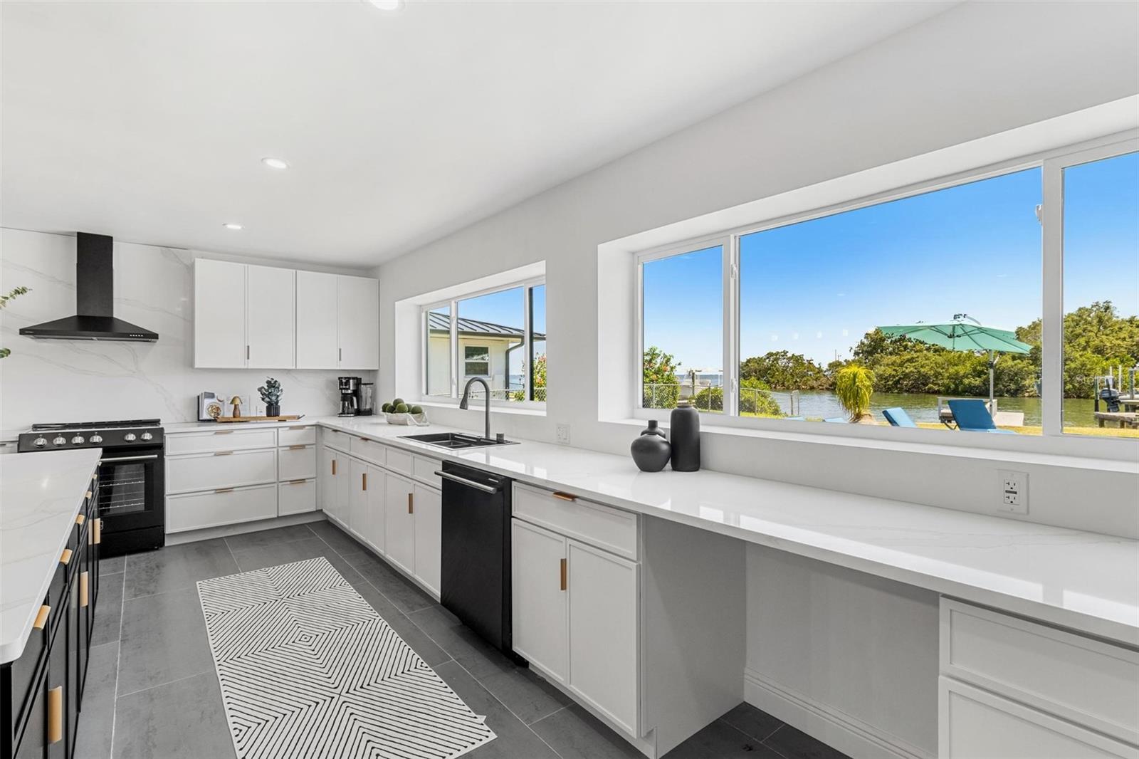 BAY COLONY ESTATES - Residential