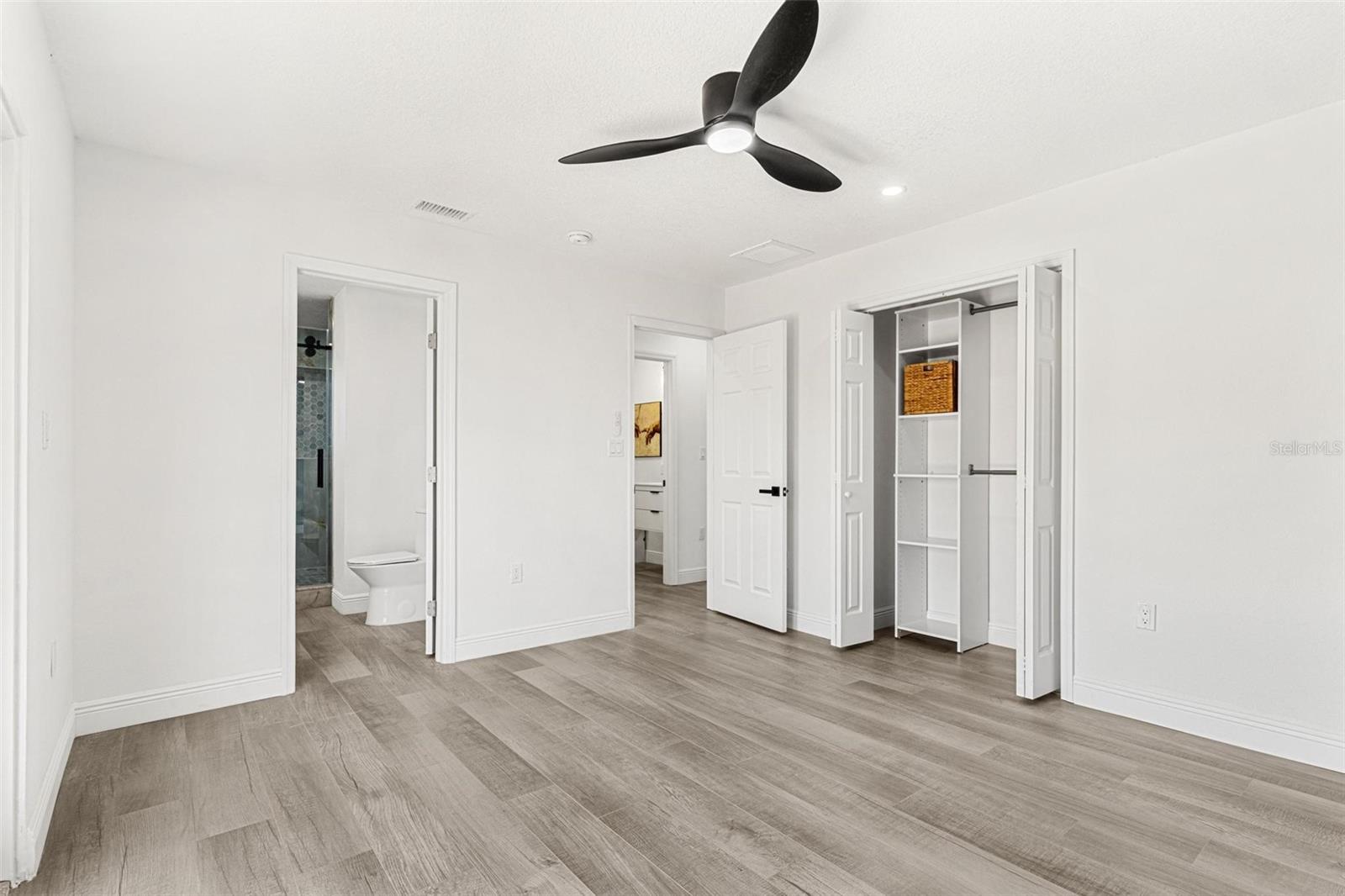 BAY COLONY ESTATES - Residential
