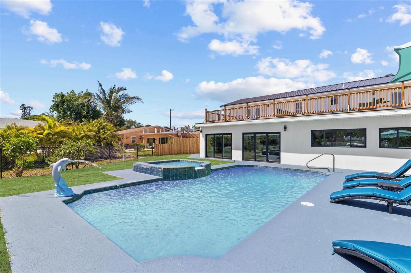 BAY COLONY ESTATES - Residential