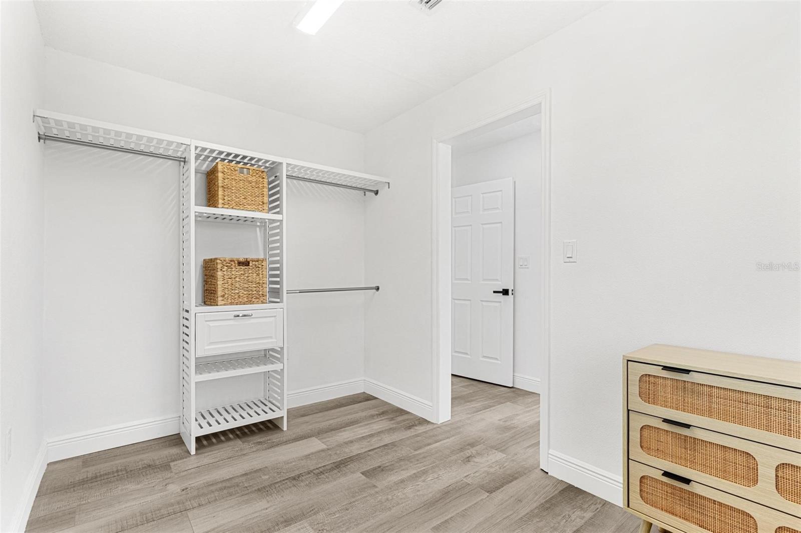 BAY COLONY ESTATES - Residential