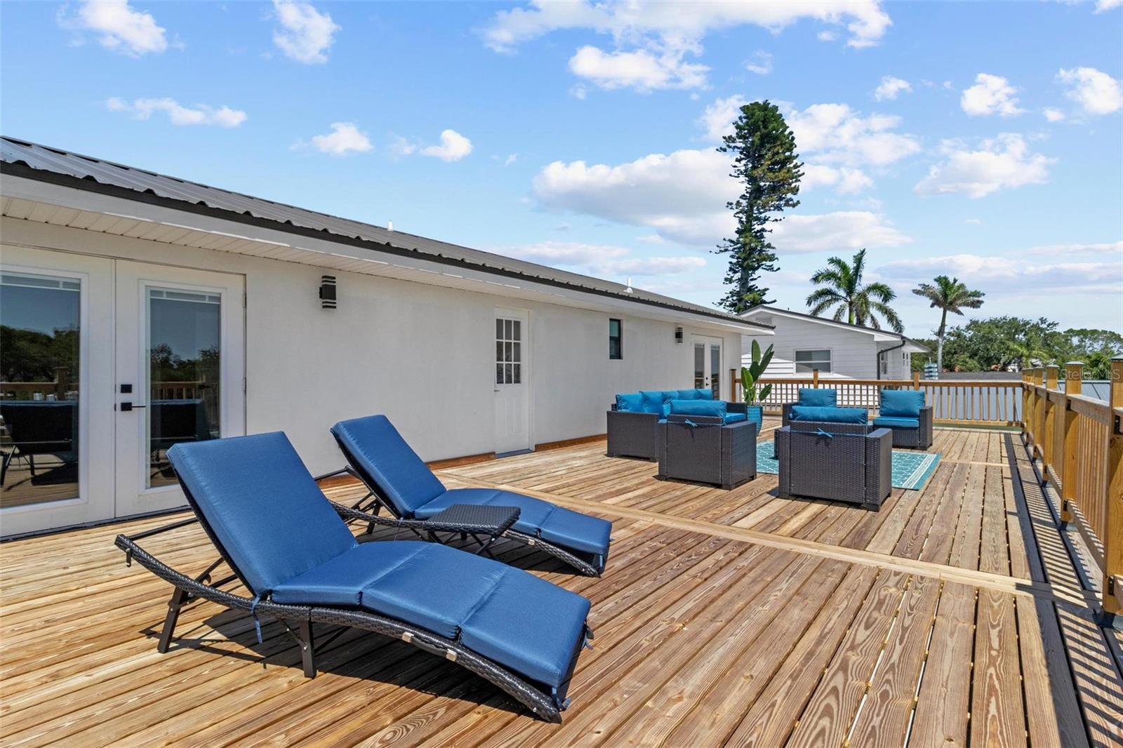 BAY COLONY ESTATES - Residential