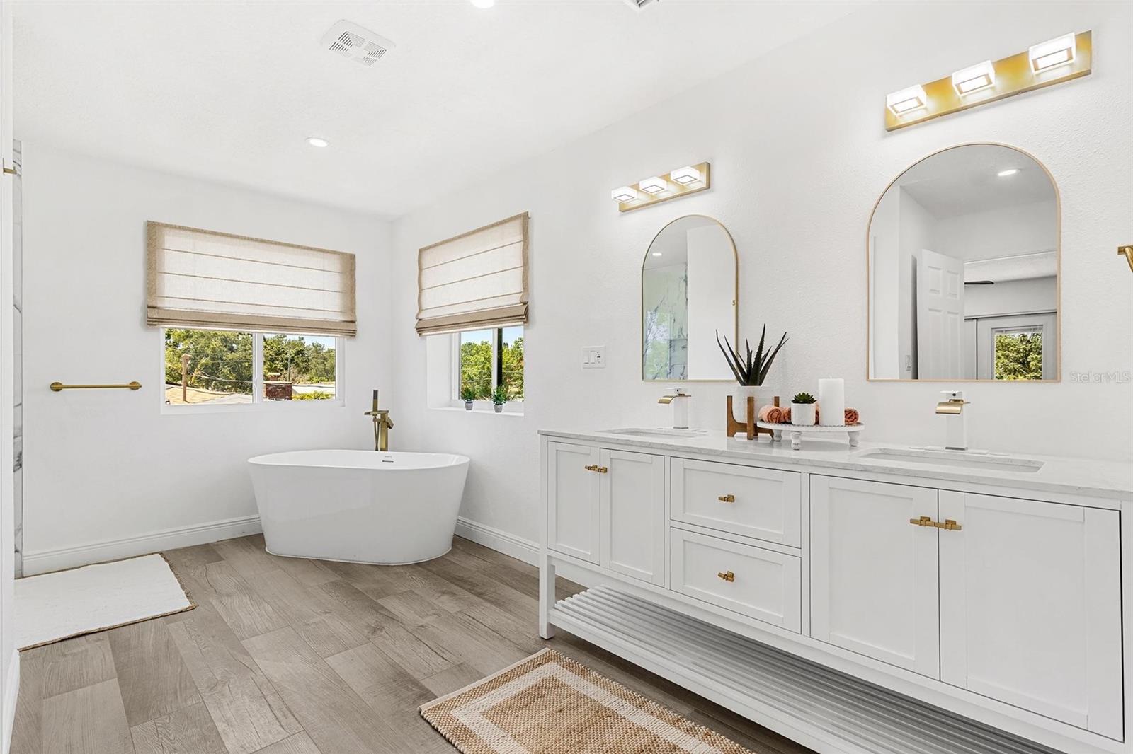 BAY COLONY ESTATES - Residential
