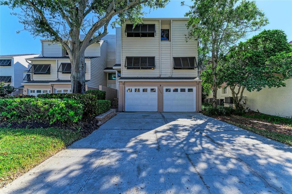 Photo of 13963 Lake Point Drive, Clearwater, FL 33762 (MLS # A4669471)