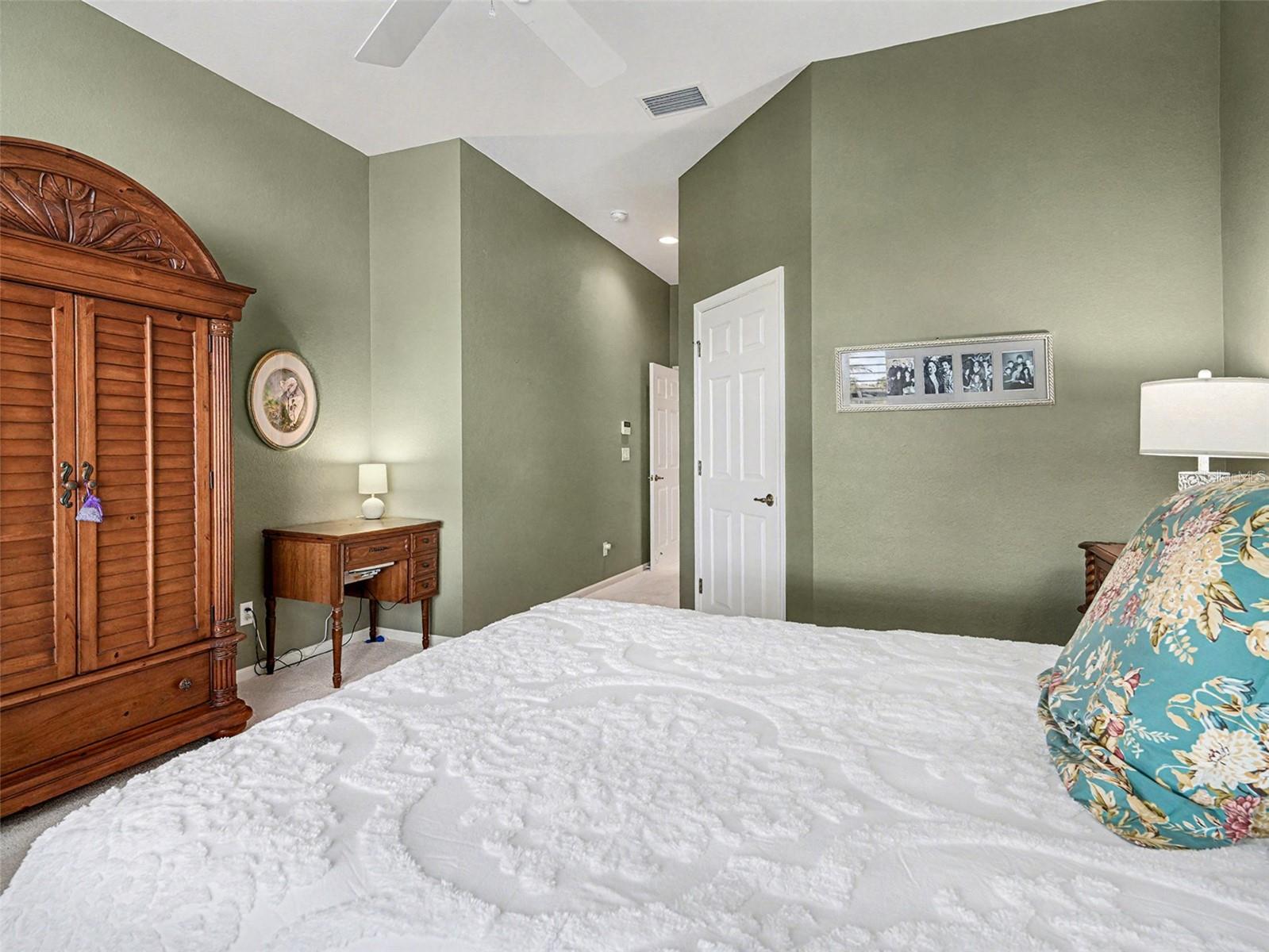 RIVERWOOD - Residential