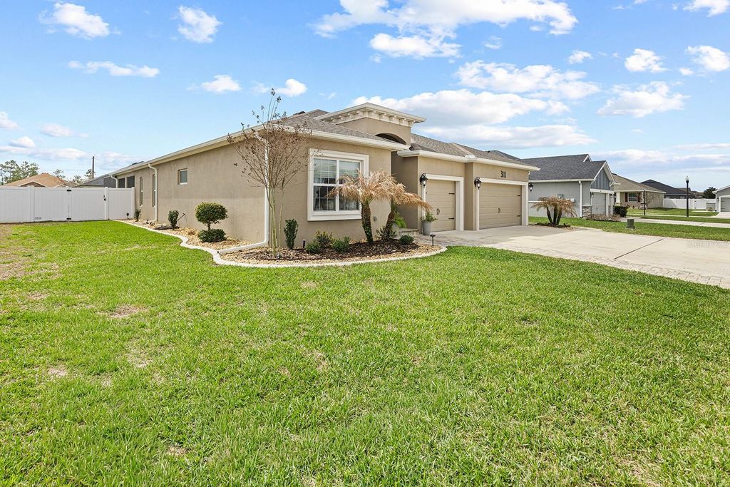 Photo of 3111 Kendal Way, Lakeland, FL 33813 (MLS # L4960036)