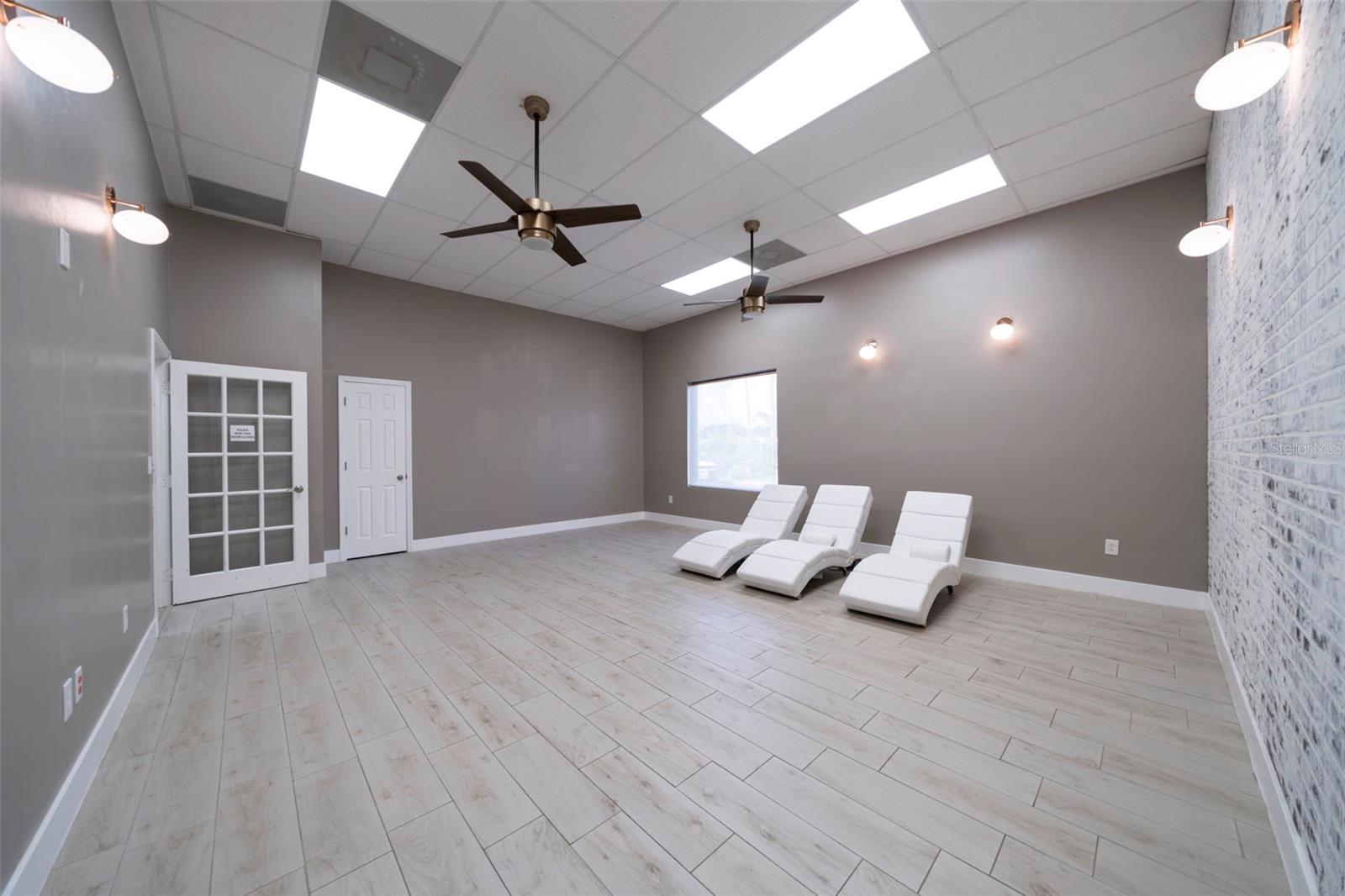 BONITA INDUST PARK ADD - Commercial Lease