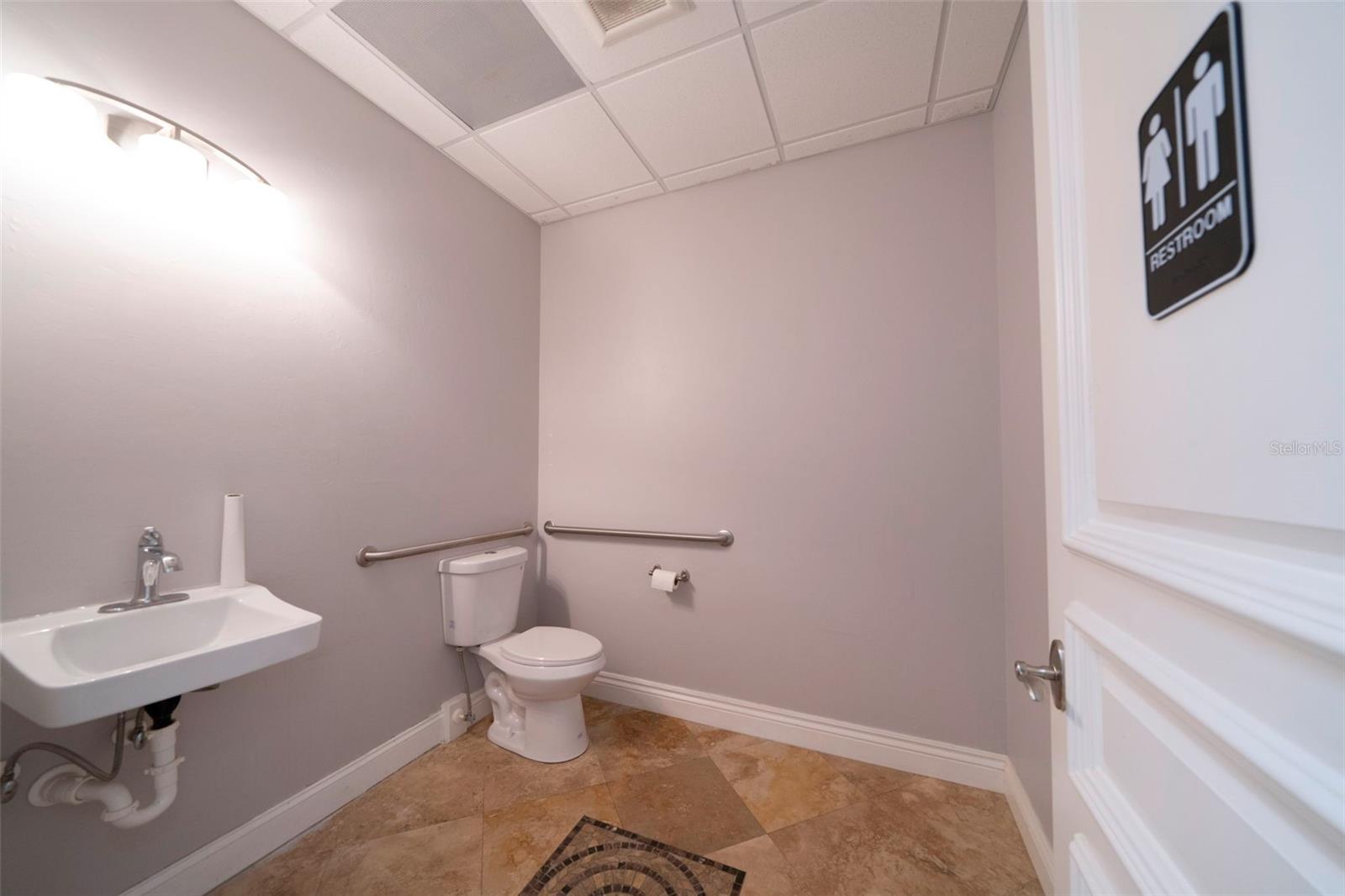 BONITA INDUST PARK ADD - Commercial Lease