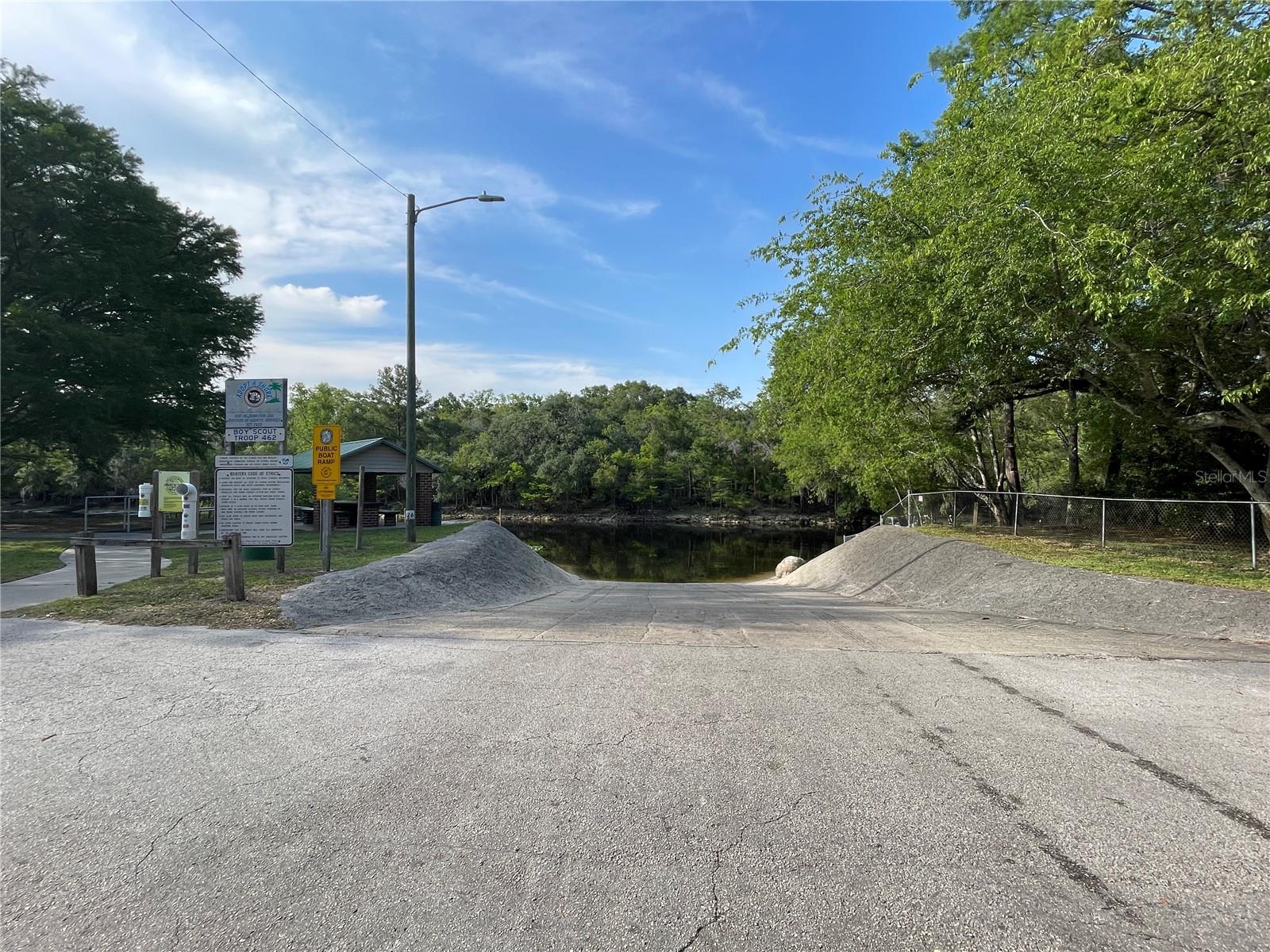 UNREC TRACTS IN 267-17S-19E - Land