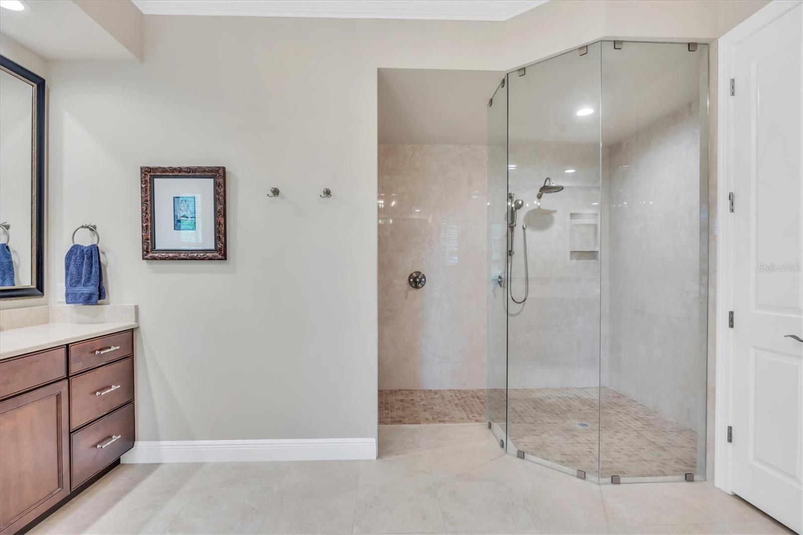 LAKE CLUB PH II - Residential