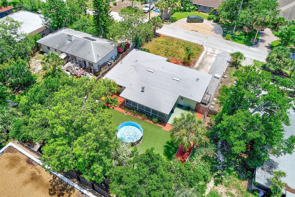 Photo of 14079 Victoria Road, Largo, FL 33774 (MLS # TB8513677)
