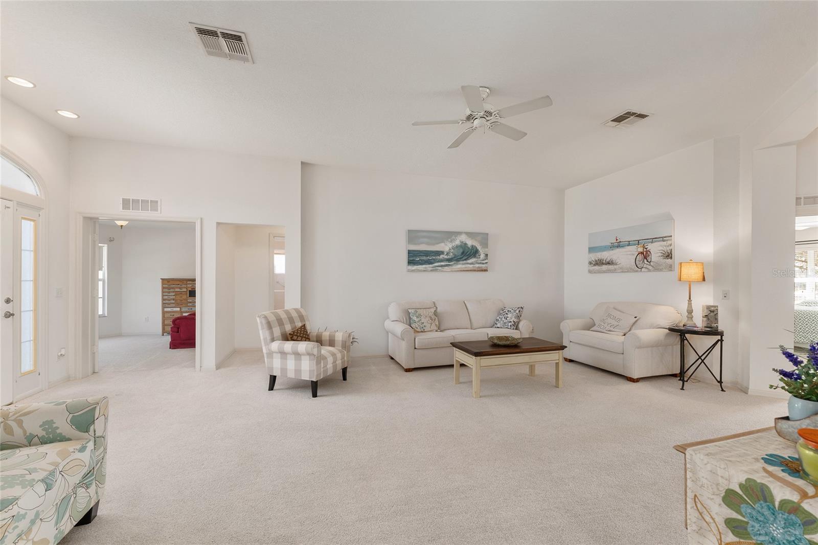 ON TOP/WORLD PH 01A SEC 02A - Residential