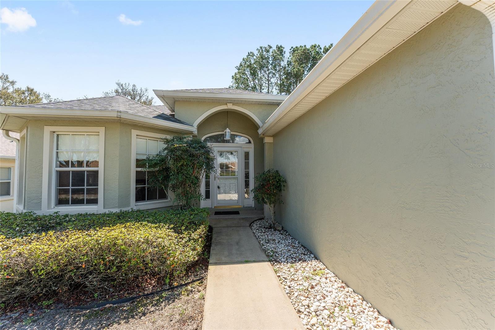 ON TOP/WORLD PH 01A SEC 02A - Residential