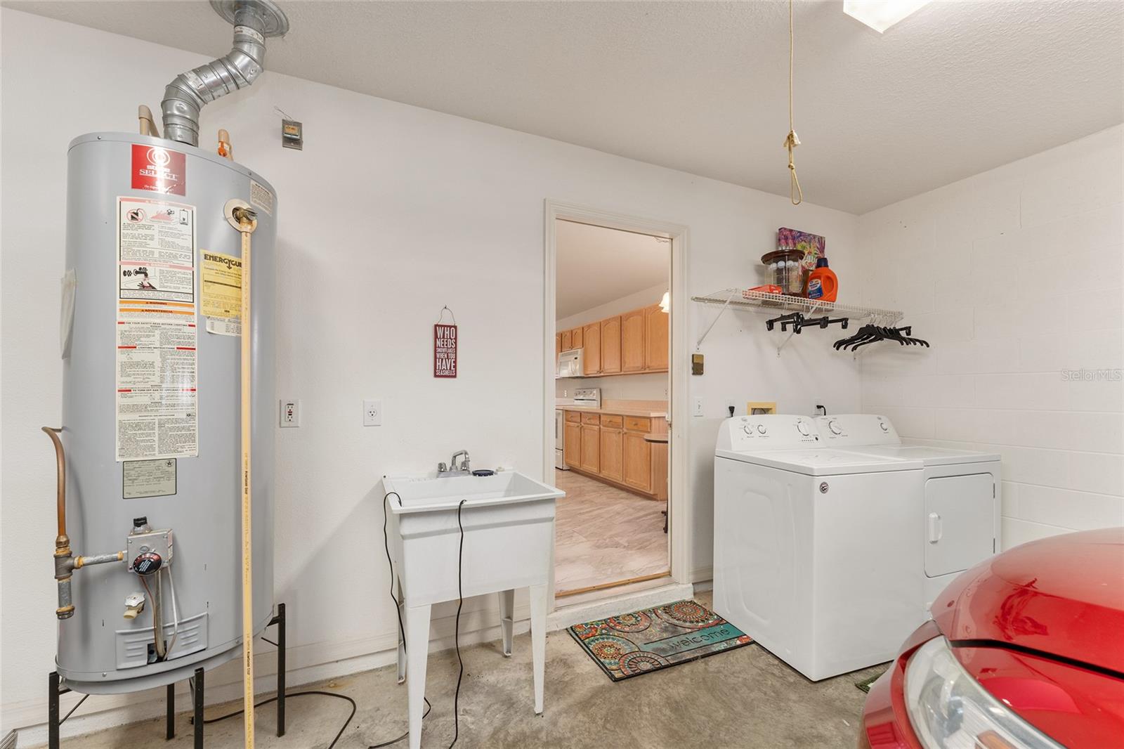 ON TOP/WORLD PH 01A SEC 02A - Residential