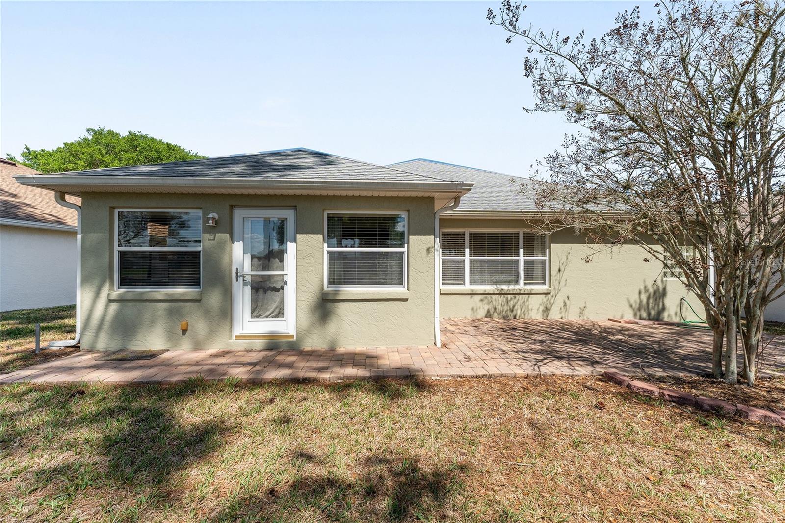 ON TOP/WORLD PH 01A SEC 02A - Residential