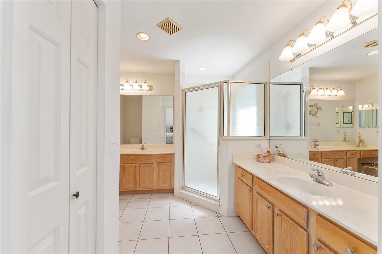 ON TOP/WORLD PH 01A SEC 02A - Residential