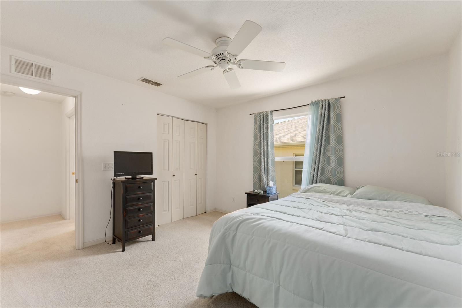 ON TOP/WORLD PH 01A SEC 02A - Residential