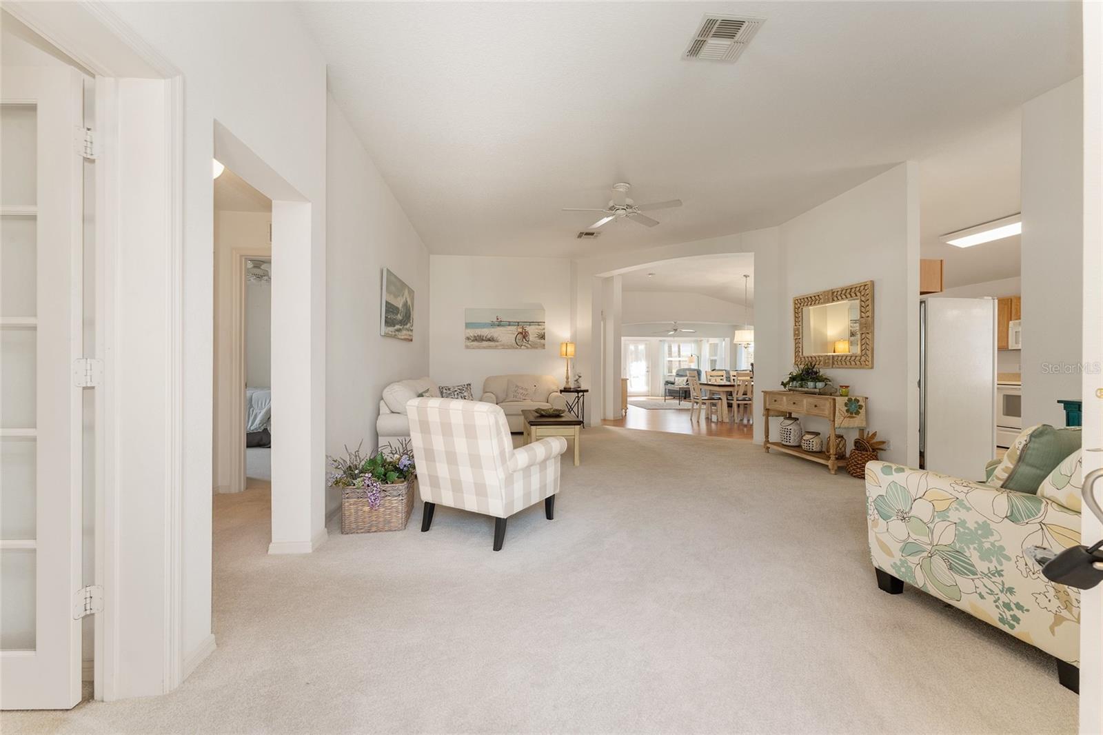 ON TOP/WORLD PH 01A SEC 02A - Residential