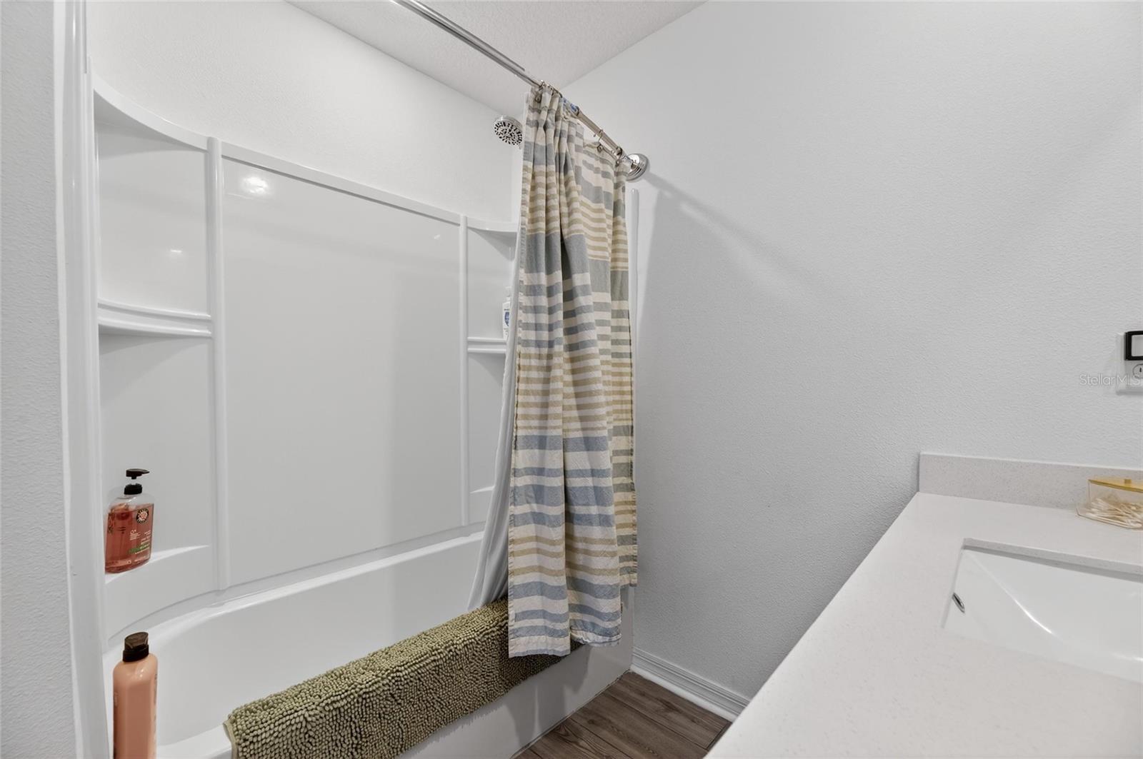 MADISON VILLAGE - Residential Lease
