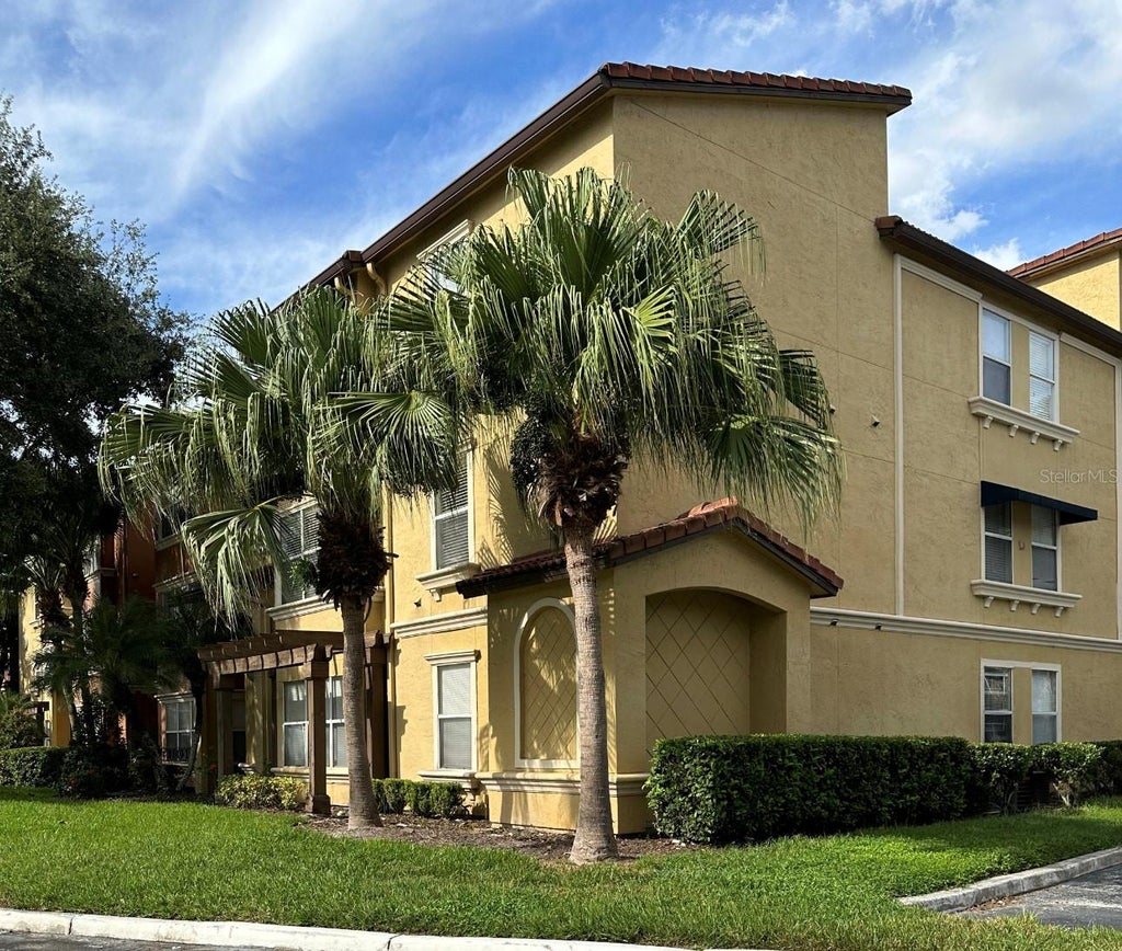 Photo of 5124 Conroy Road #18, Orlando, FL 32811 (MLS # S5157902)