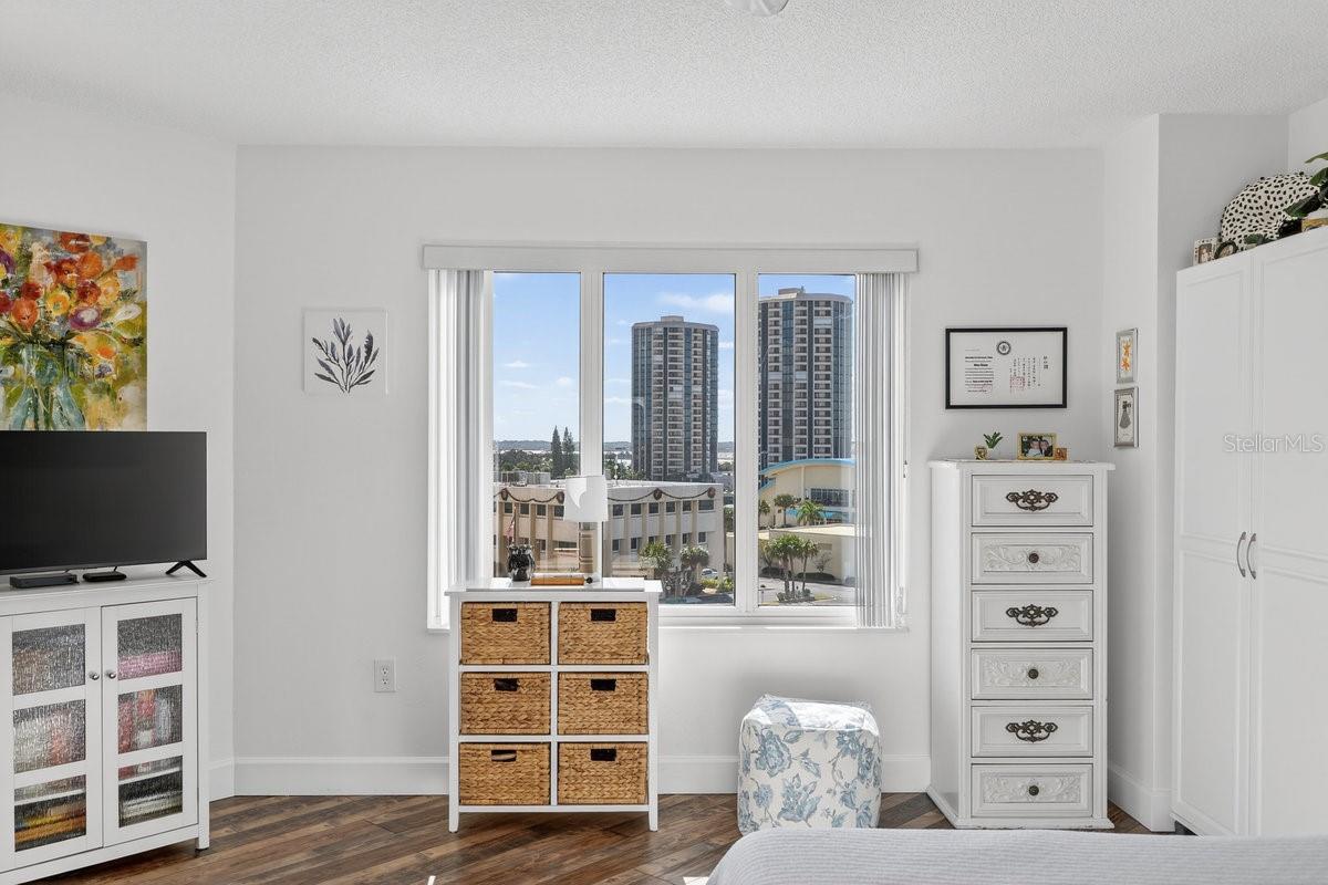 OCEANS 06 - Residential