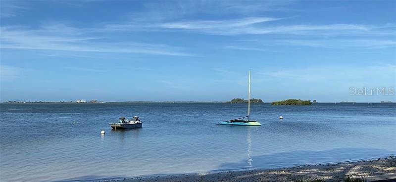 MEDITERRANEAN MANORS - Residential Lease