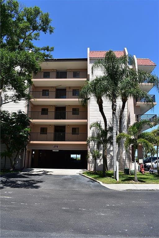 MEDITERRANEAN MANORS - Residential Lease