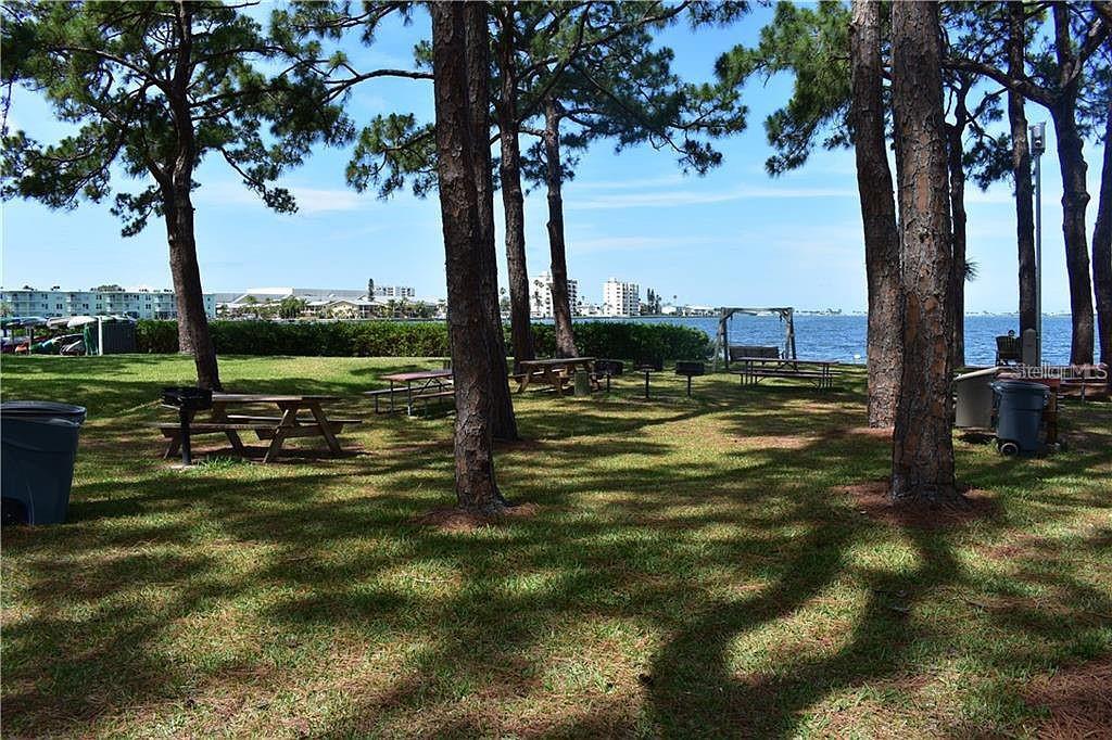 MEDITERRANEAN MANORS - Residential Lease