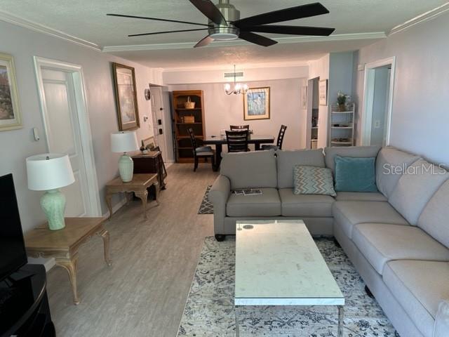 MEDITERRANEAN MANORS - Residential Lease