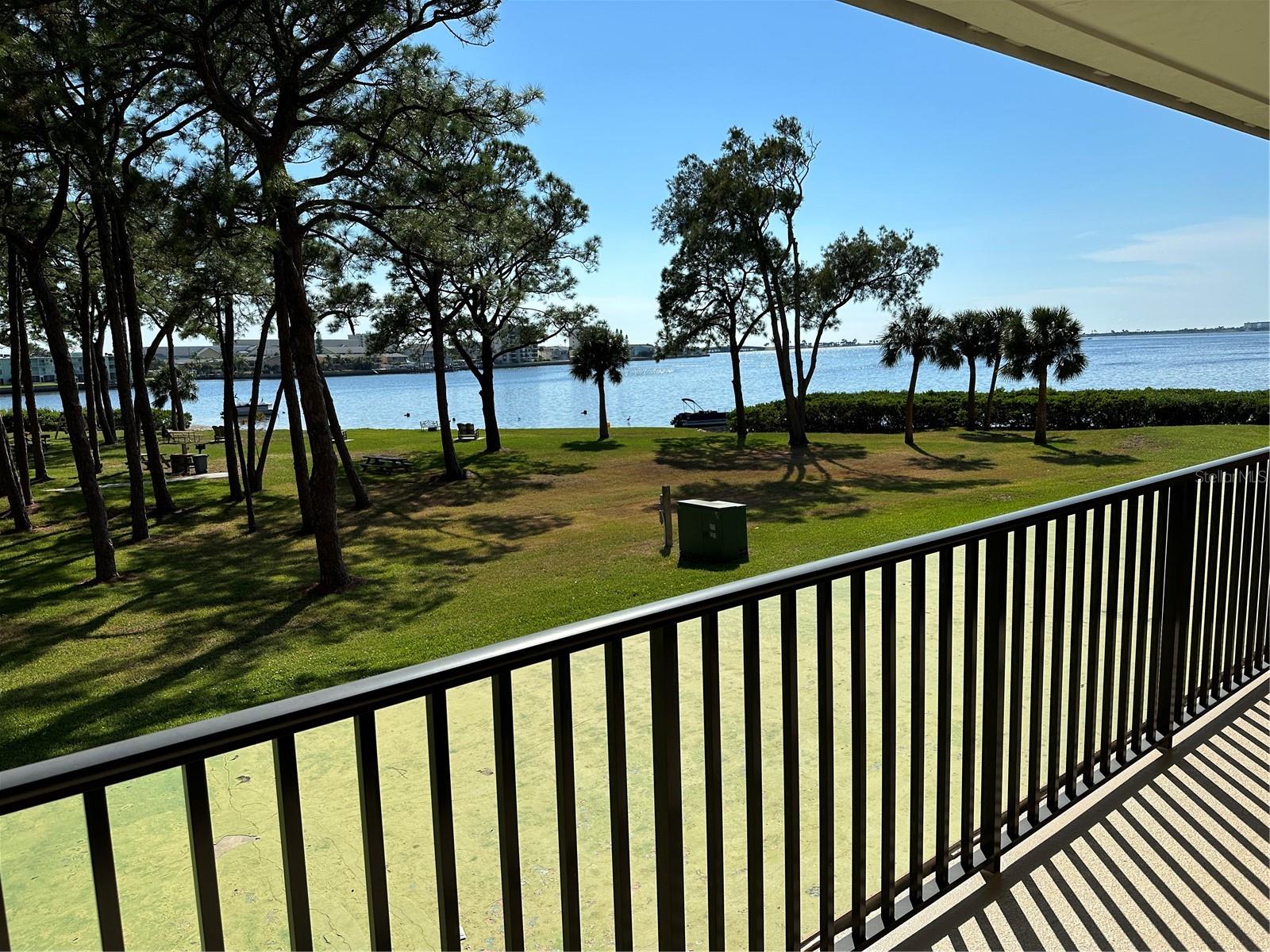 MEDITERRANEAN MANORS - Residential Lease