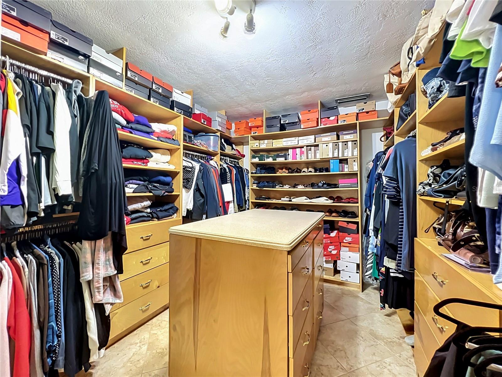 ISLE CATALINA - Residential