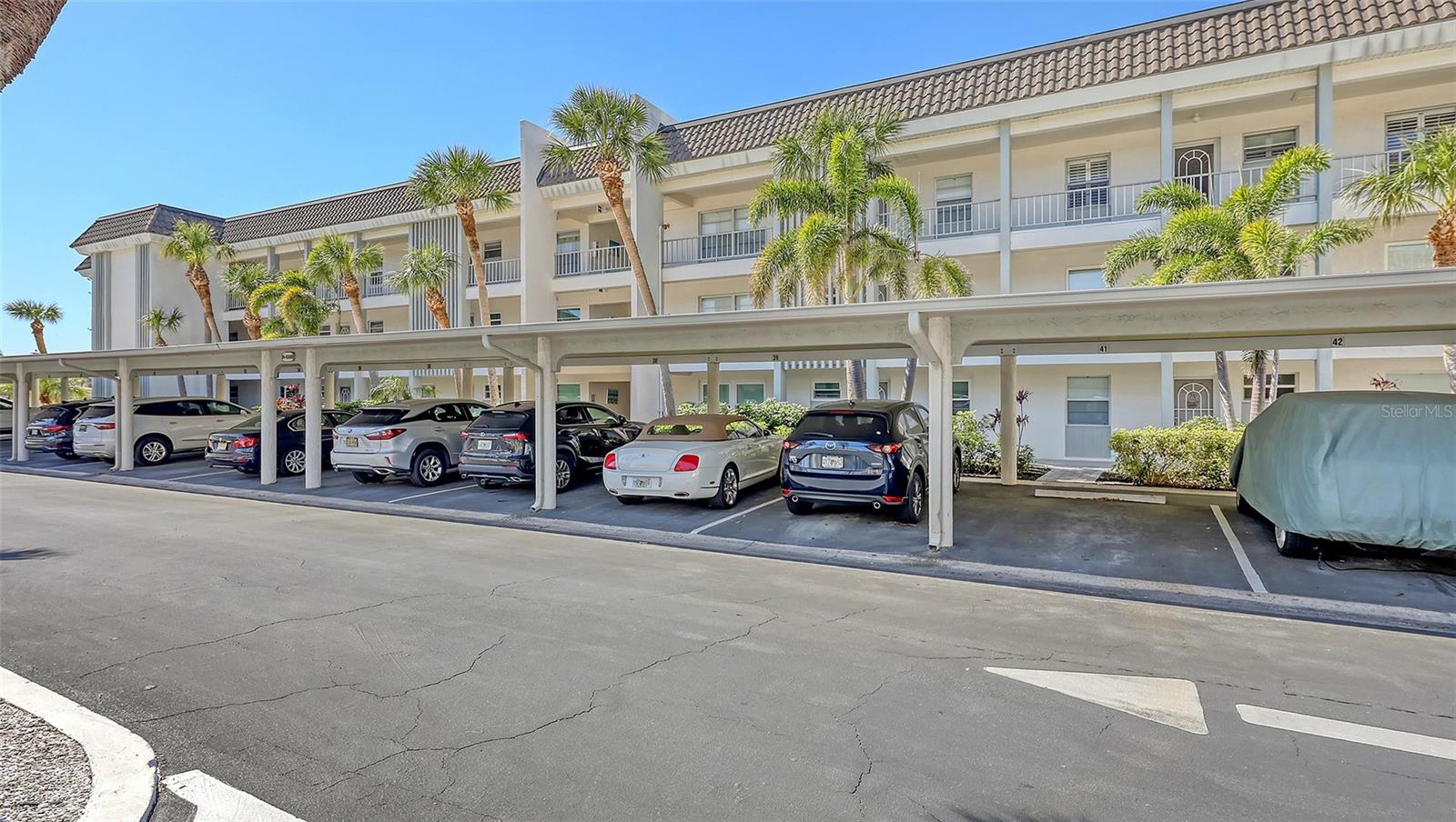4380 EXETER DRIVE H202
