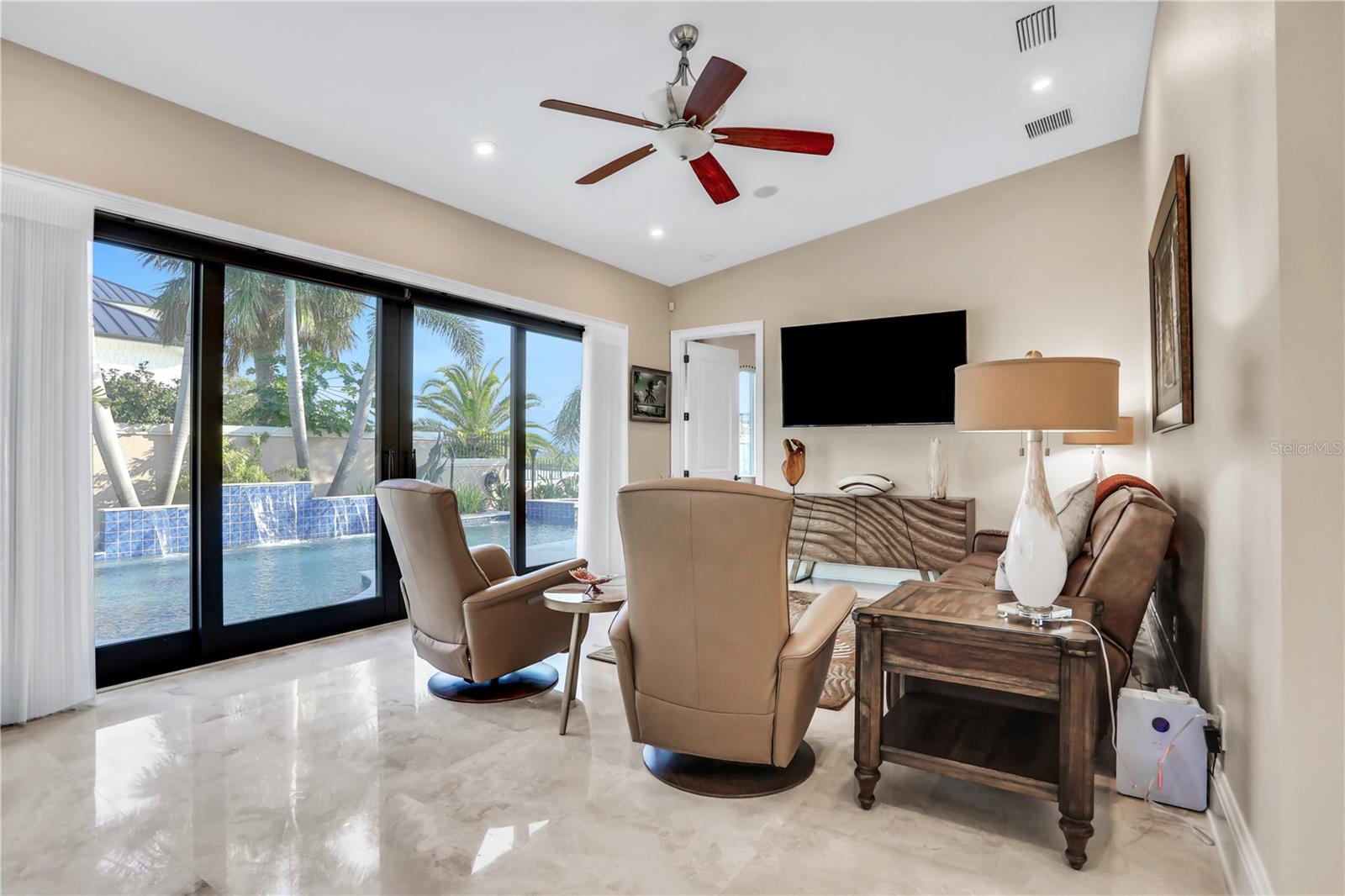 COLIN PARK - Residential