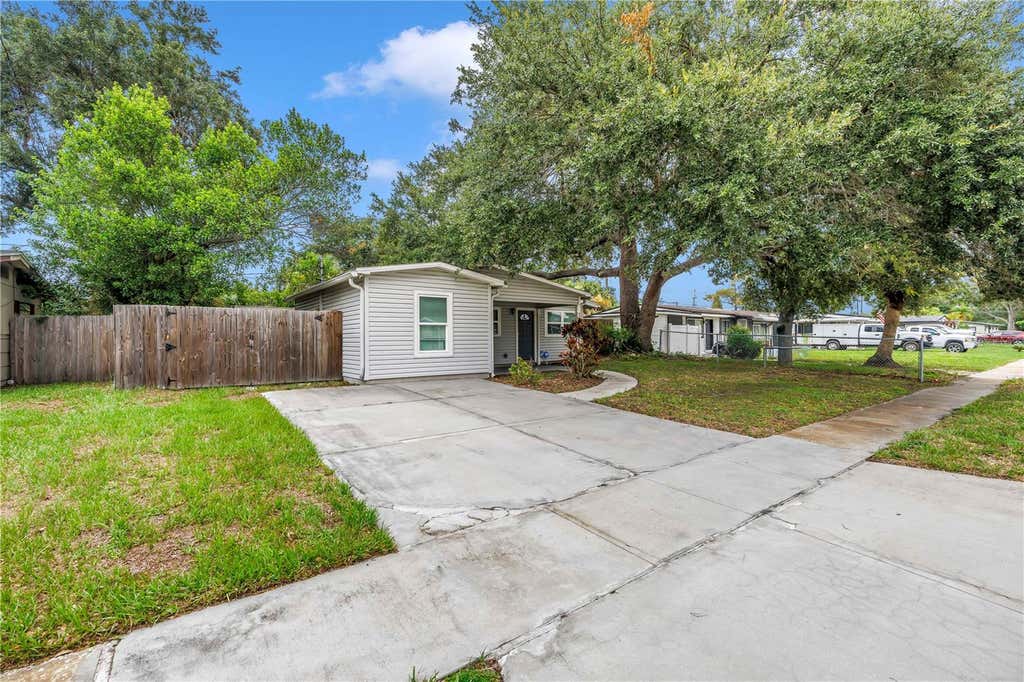 Photo of 4411 W Leila Avenue, Tampa, FL 33616 (MLS # TB8533595)