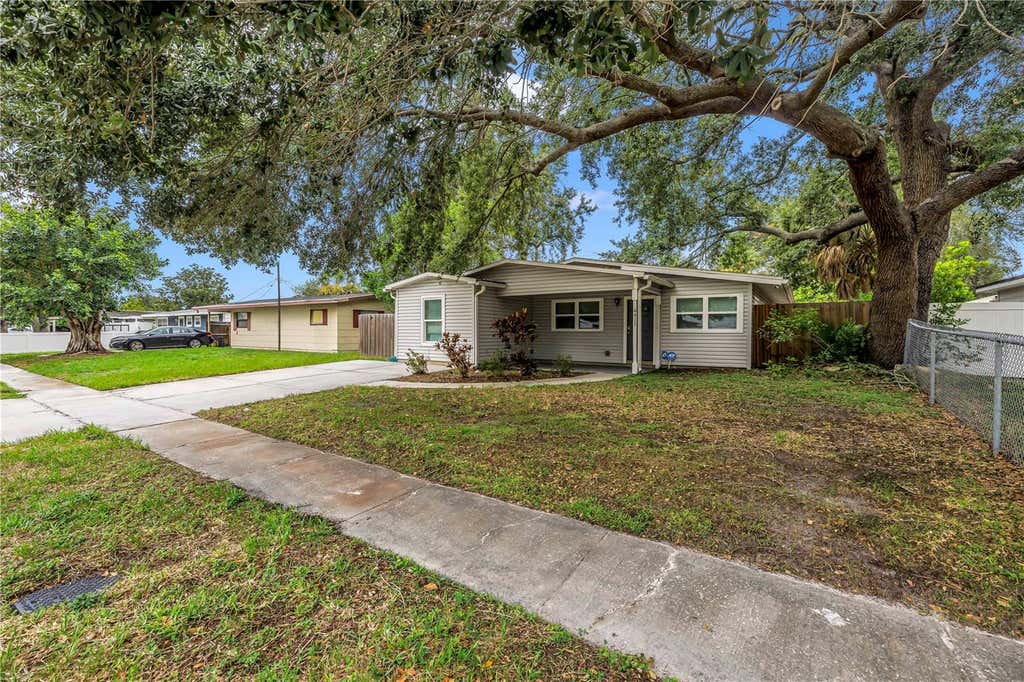 Photo of 4411 W Leila Avenue, Tampa, FL 33616 (MLS # TB8533595)