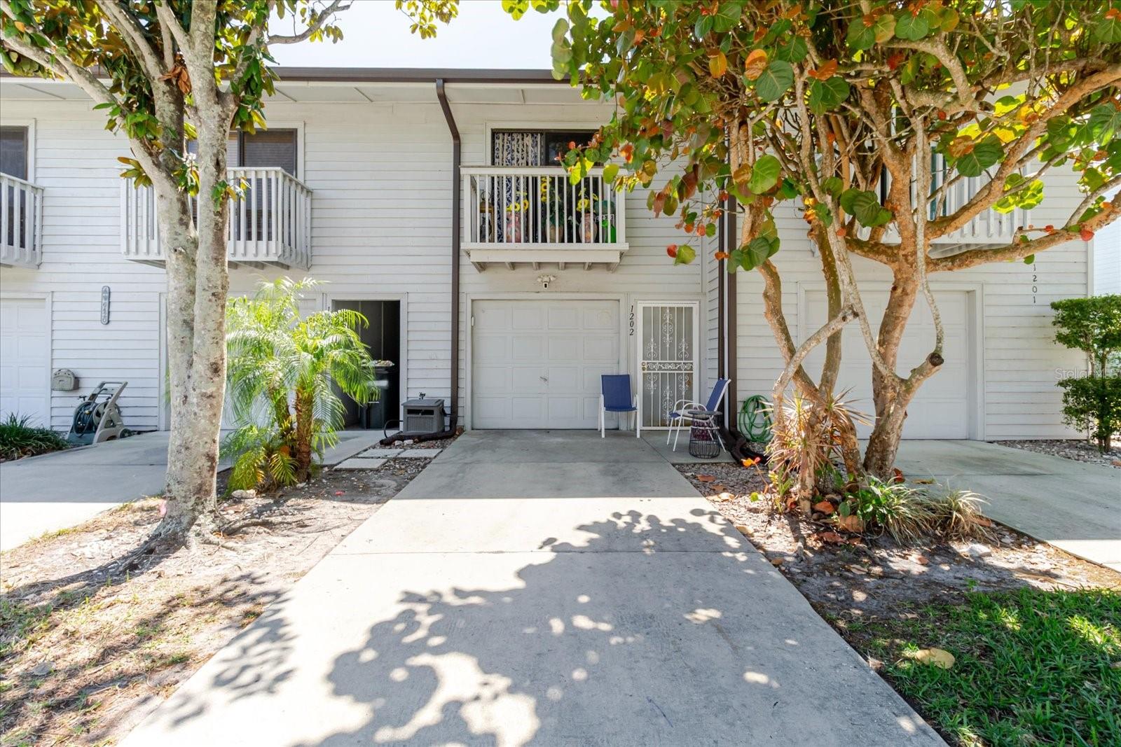 LAKE FOREST CONDO - Residential