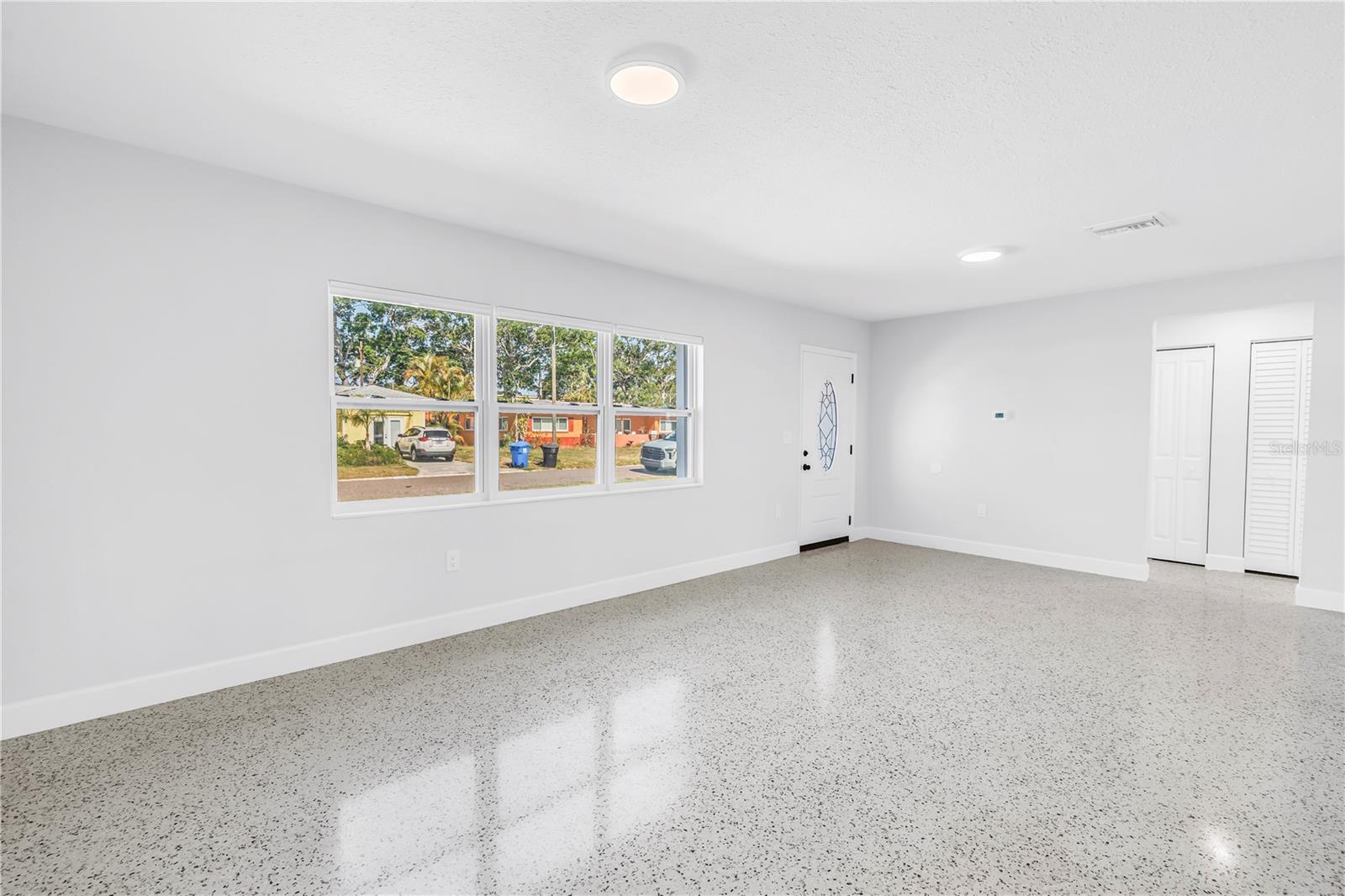TOUSSIE TERRACE - Residential