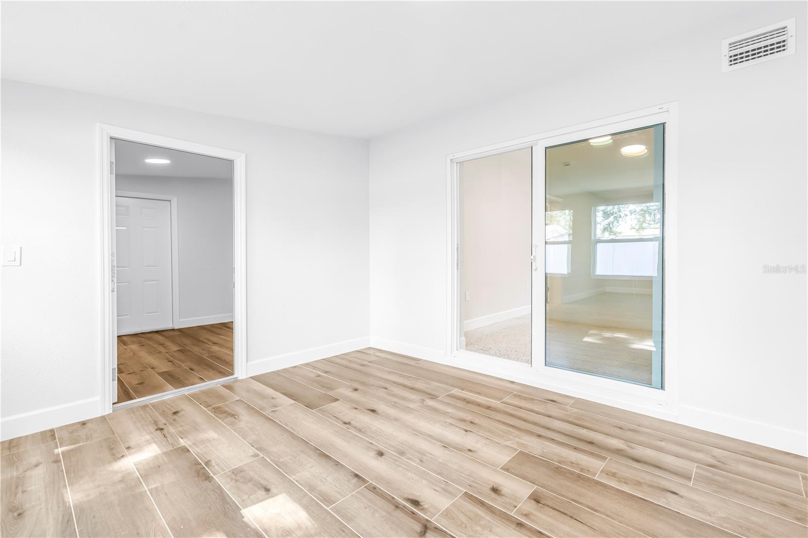 TOUSSIE TERRACE - Residential