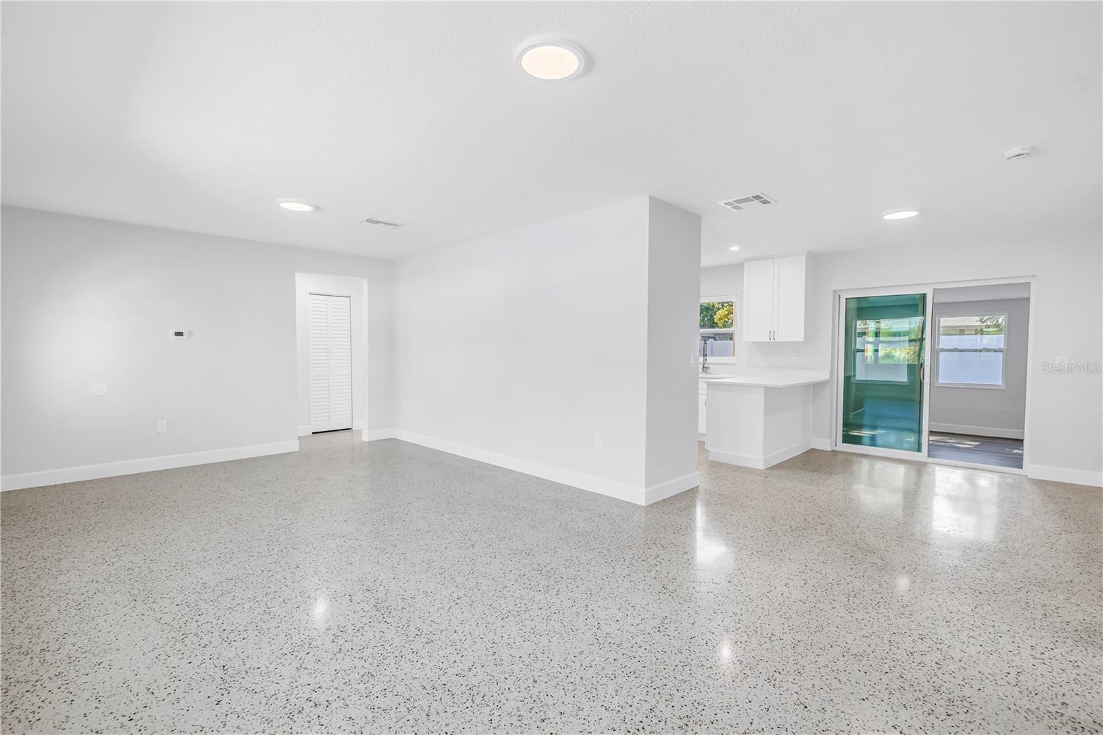 TOUSSIE TERRACE - Residential