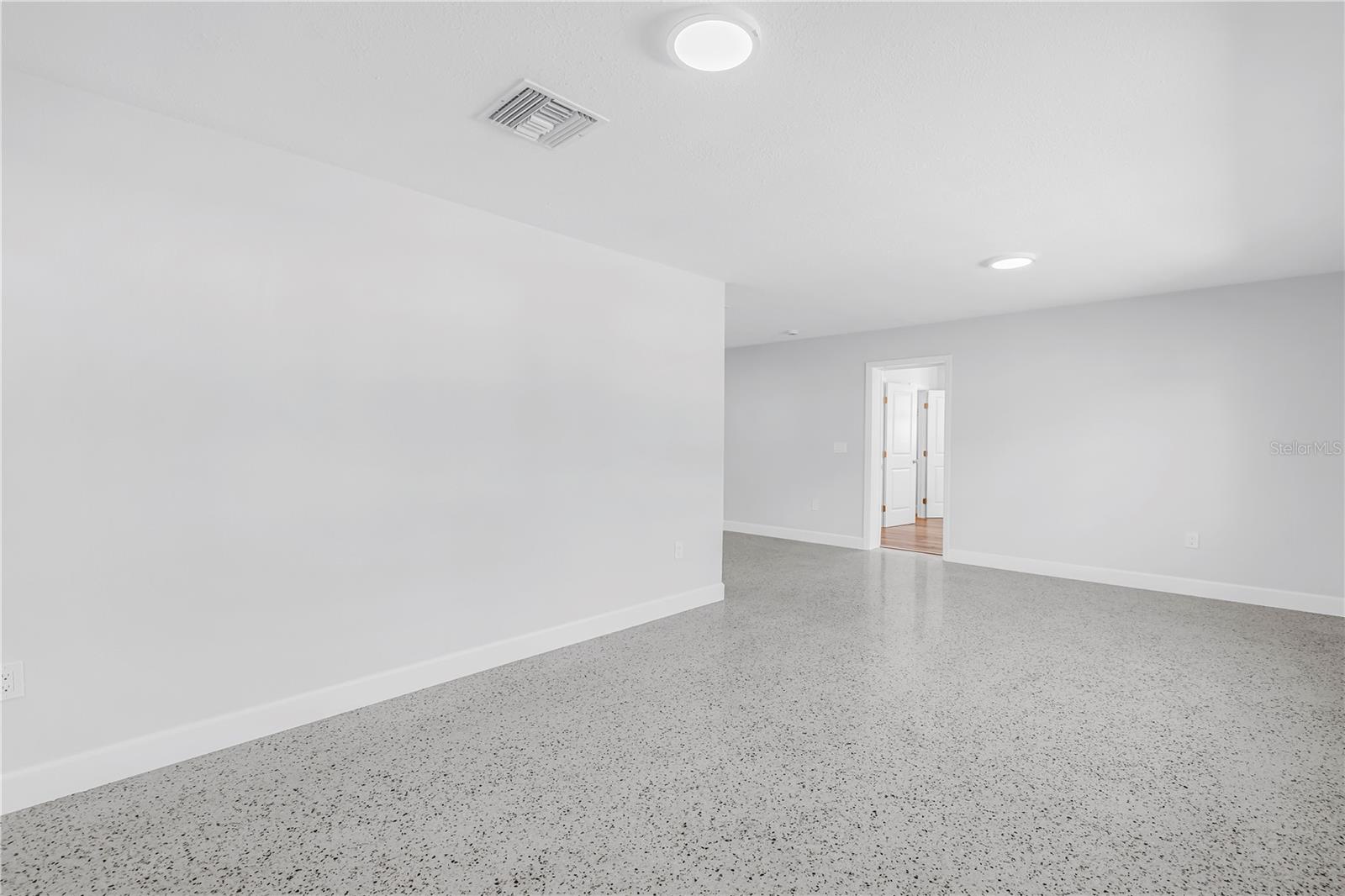 TOUSSIE TERRACE - Residential