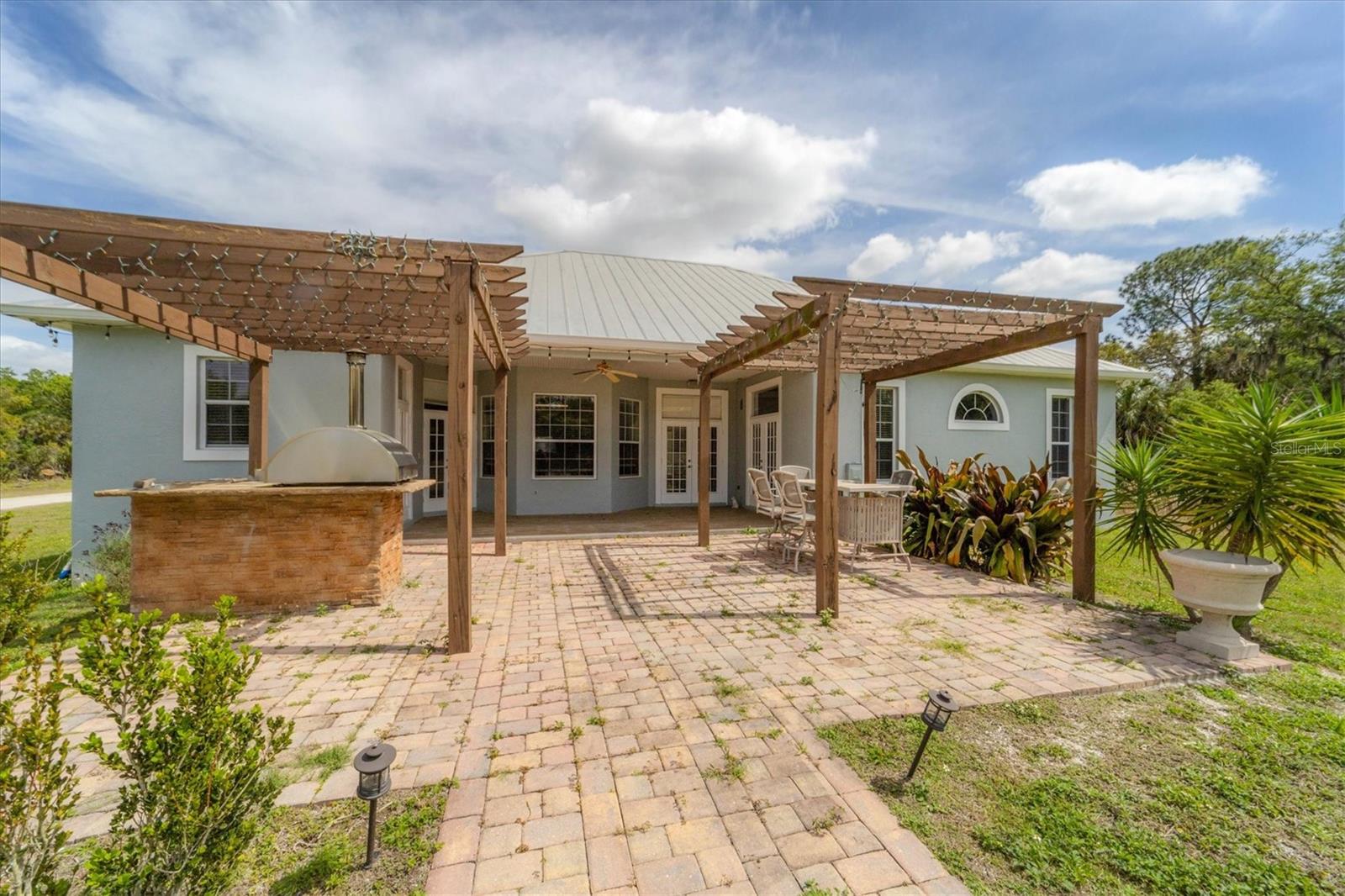 SHADES OF MAGNOLIA MANOR - Residential