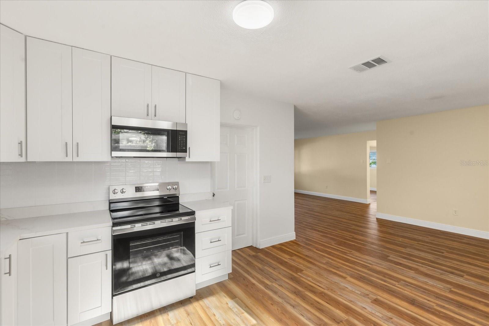 ANONA GROVES - Residential