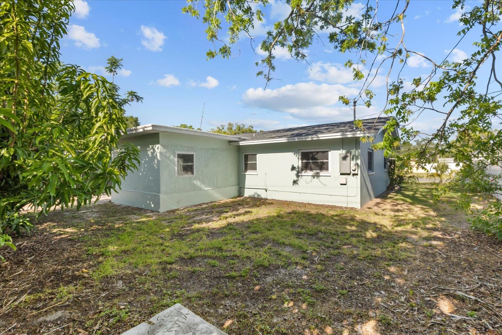 ANONA GROVES - Residential