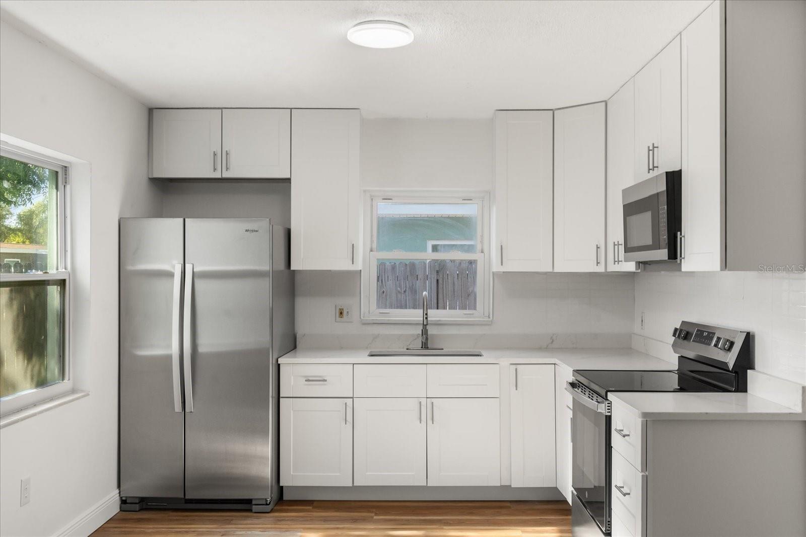 ANONA GROVES - Residential