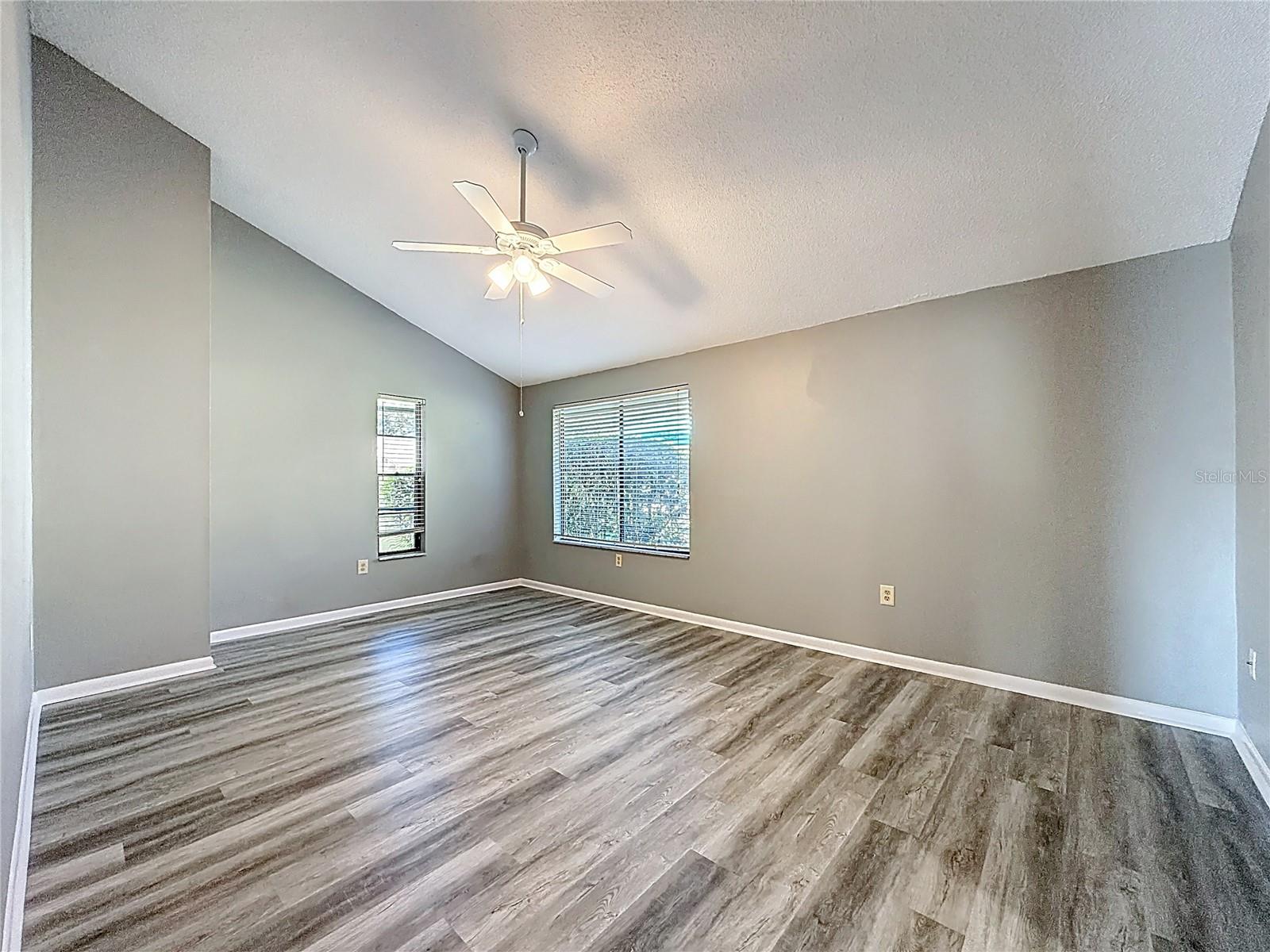 ERROL VILLAGE 01 CONDO - Residential