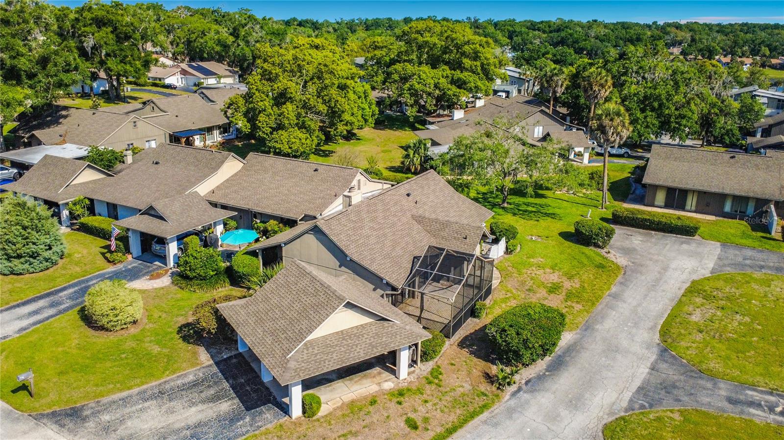 ERROL VILLAGE 01 CONDO - Residential